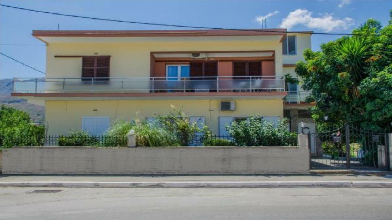 Penelope'S Home كاليفيس المظهر الخارجي الصورة